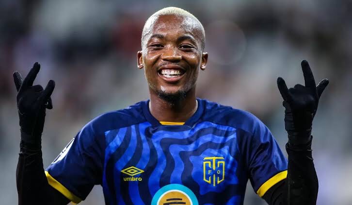 Khanyisa Mayo: “They are the only club that really wanted me.”
